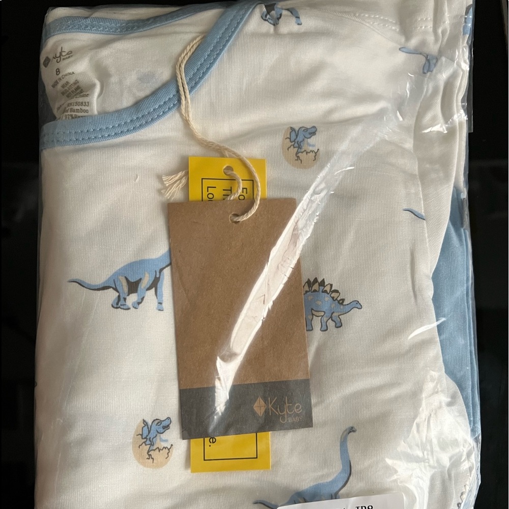 BNIB Kyte baby jurassic LS Pajamas